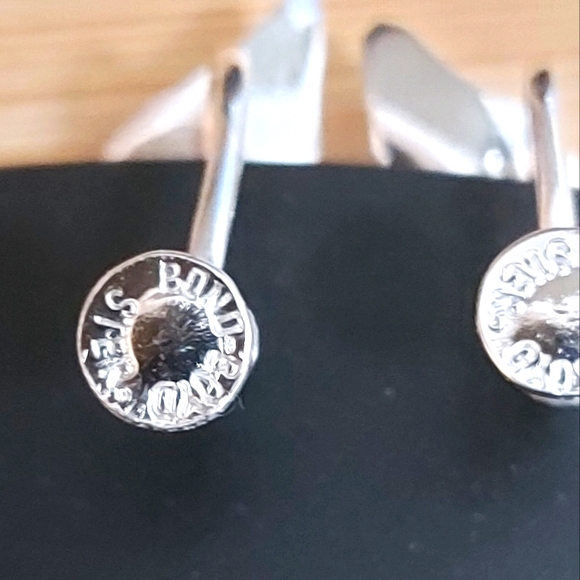 Bond Boyd Sterling Leaf and Pearl Brooch with matching Screw Back Earrings - Picture 7 of 8